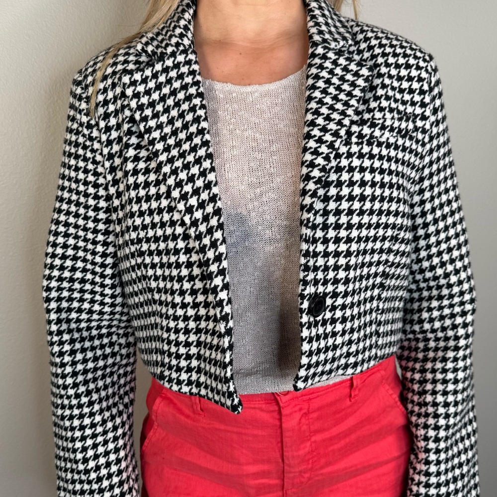 2025 Like New! Steve Madden Cropped Black and White Houndstooth Blazer